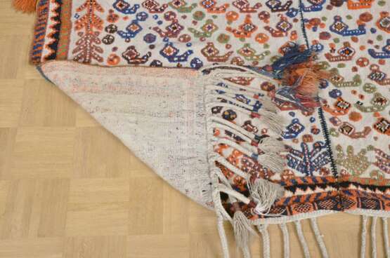Nomaden Kameldecke mit vielfarbiger Stickerei und Troddeln, Wolle, Nordafrika 20.Jh., 160x104cm - Foto 2