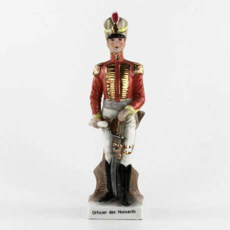 Figurine en porcelaine Hussard avec un rapport. Porzellan 23 - Foto 1