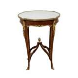 Table de salon elegante avec un plateau en marbre. Placage d'acajou Rococo 77 - photo 2