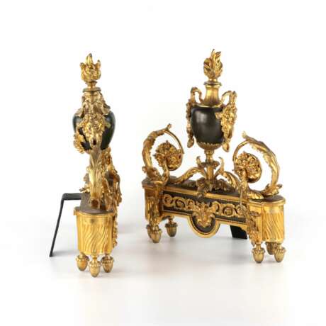 Paire de po&ecirc;les de cheminee de style Louis XIV. 1819 si&egrave;cle. Vergoldete Bronze Klassizismus 40 - Foto 4