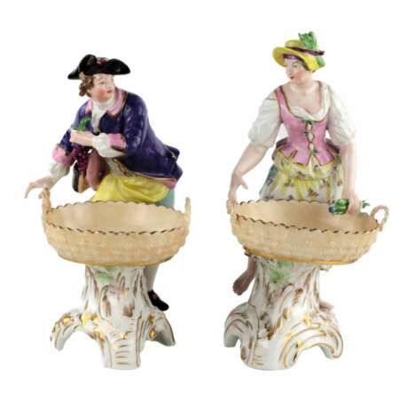Une paire de bols &agrave; bonbons en porcelaine KPM. Vigneron et Jardinier. Polychrome painting Rococo 21 - photo 1