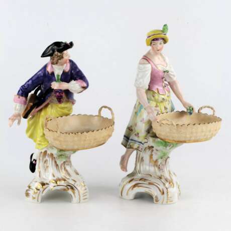 Une paire de bols &agrave; bonbons en porcelaine KPM. Vigneron et Jardinier. Polychrome painting Rococo 21 г. - фото 2