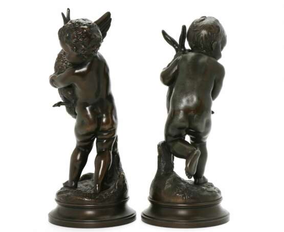Une paire de sculptures satiriques Jouer aux Cupids Patinated metal Rococo 28 - photo 2