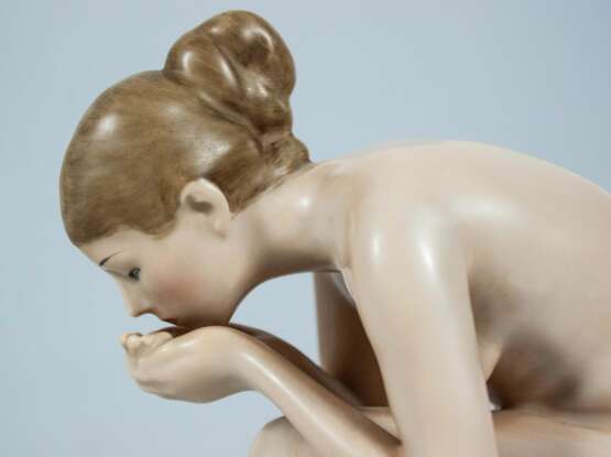 Figurine en porcelaine Fille &agrave; leau Rosenthal Hand Painted 16 г. - фото 5