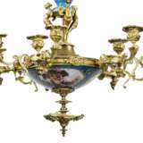 Lustre &agrave; 15 bougies de style Louis XVI. S&egrave;vres. Polychrome gilt 80 г. - фото 6