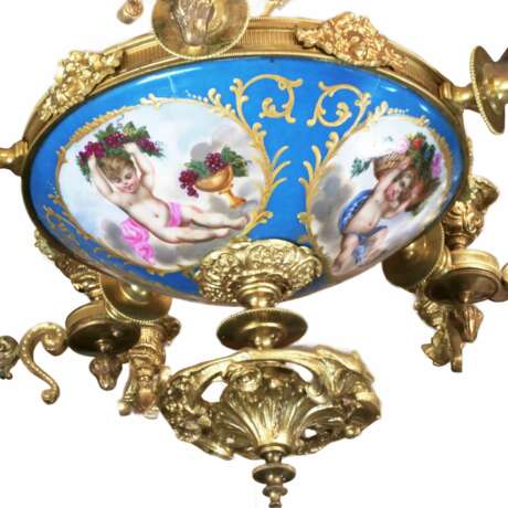 Lustre &agrave; 15 bougies de style Louis XVI. S&egrave;vres. Polychrome gilt 80 г. - фото 7