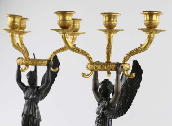 Paire de bougeoirs en bronze de style Empire Патинированная бронза Empire 50 г. - фото 2