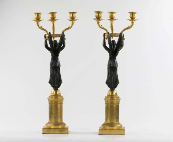 Paire de bougeoirs en bronze de style Empire Патинированная бронза Empire 50 г. - фото 6
