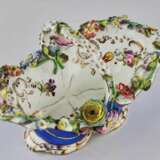Vase-corbeille en porcelaine &agrave; fleurs moulurees. Porcelaine Romanticism 19 - photo 4