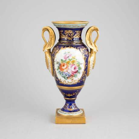Vase en porcelaine de style Empire. Le Tallec. France XXe si&egrave;cle. Porcelaine Empire 32 - photo 7