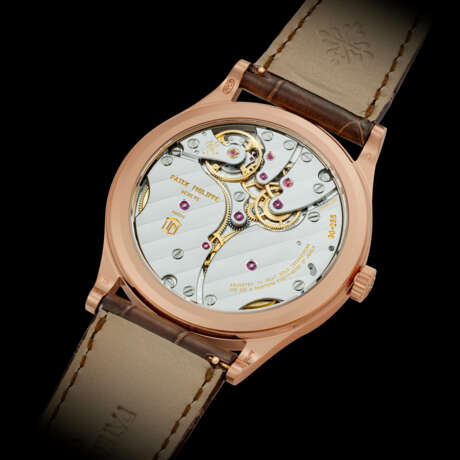 PATEK PHILIPPE. AN 18K PINK GOLD WRISTWATCH WITH GUILLOCH&#201; HOBNAIL BEZEL - photo 2