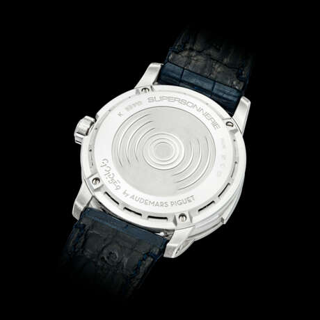 AUDEMARS PIGUET. A RARE AND APPEALING 18K WHITE GOLD MINUTE REPEATING WRISTWATCH WITH ENAMEL DIAL - Foto 2