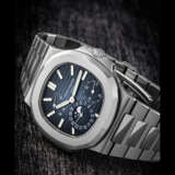 PATEK PHILIPPE. A STAINLESS STEEL AUTOMATIC WRISTWATCH WITH POWER RESERVE, MOON PHASES, DATE AND BRACELET - фото 1