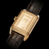 JAEGER-LECOULTRE. A UNIQUE 18K PINK GOLD REVERSIBLE WRISTWATCH WITH ENAMEL DIAL DEPICTING AN EROTIC SCENE - photo 4
