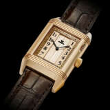 JAEGER-LECOULTRE. A UNIQUE 18K PINK GOLD REVERSIBLE WRISTWATCH WITH ENAMEL DIAL DEPICTING AN EROTIC SCENE - photo 5
