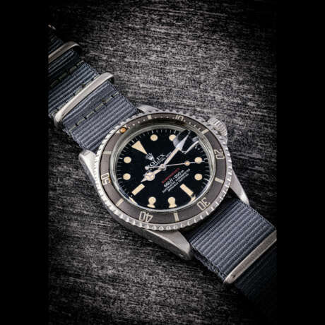 ROLEX. A STAINLESS STEEL AUTOMATIC WRISTWATCH WITH SWEEP CENTRE SECONDS AND DATE - Foto 1