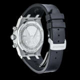AUDEMARS PIGUET. A STAINLESS STEEL LIMITED EDITION AUTOMATIC CHRONOGRAPH WRISTWATCH WITH DATE - Foto 2