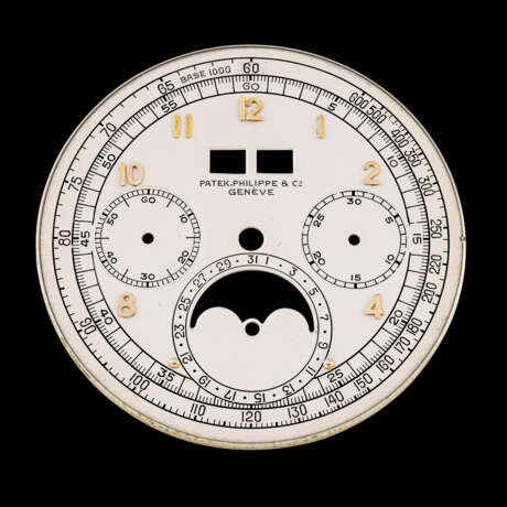 PATEK PHILIPPE. AN EARLY AND VERY RARE 18K GOLD PERPETUAL CALENDAR CHRONOGRAPH WRISTWATCH WITH MOON PHASES - photo 4