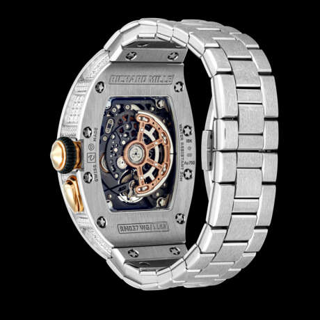RICHARD MILLE. A LADY`S RARE 18K WHITE GOLD AND DIAMOND-SET TONNEAU-SHAPED AUTOMATIC SEMI-SKELETONISED WRISTWATCH WITH DATE - фото 2