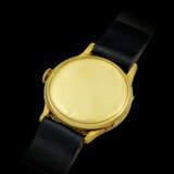 PATEK PHILIPPE. A VERY RARE 18K GOLD WRISTWATCH WITH BREGUET NUMERALS - photo 2