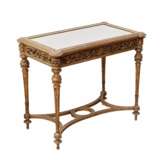 Table-vitrine sculptee en bois dore dans l`esprit Napoleon III fin XIXe si&egrave;cle. Glas Neoklassizismus 77 - Foto 1