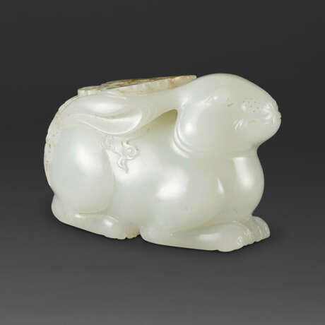 A FINELY CARVED WHITE JADE CARVING OF A RABBIT - photo 2