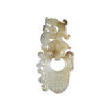 A VERY RARE WHITE AND RUSSET JADE HINGED ORNAMENT - photo 1