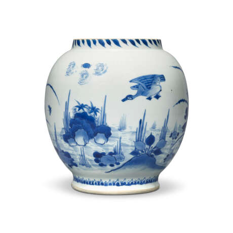 A BLUE AND WHITE ‘GEESE AND REED’ BULBOUS JAR - photo 2
