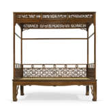 A HUANGHUALI FOUR-POSTER CANOPY BED, JIAZICHUANG - Foto 2