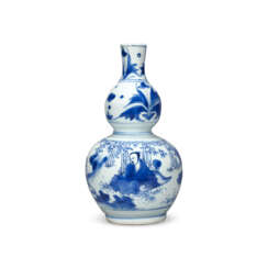 A SMALL BLUE AND WHITE ‘SCHOLARS’ DOUBLE GOURD VASE
