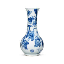 A BLUE AND WHITE ‘FIGURAL’ WAISTED BOTTLE VASE