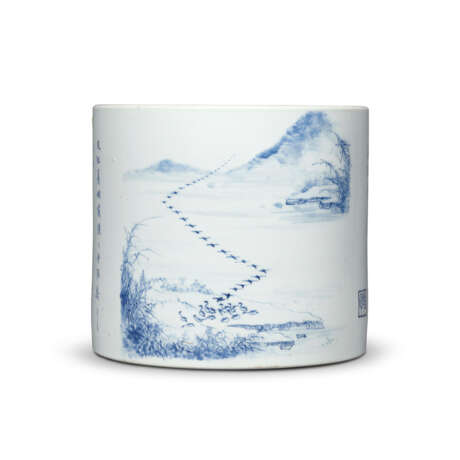 A LARGE BLUE AND WHITE ‘WILD GEESE AND LANDSCAPE’ BRUSH POT - photo 1