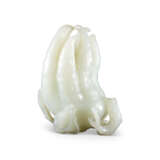 A WHITE JADE CARVING OF A FINGER CITRON - photo 2