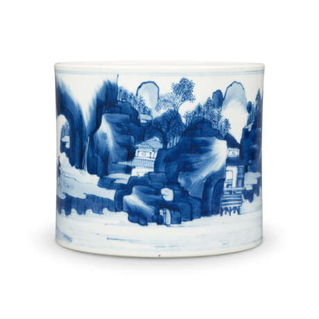 A BLUE AND WHITE `LANDSCAPE` BRUSH POT - Foto 2