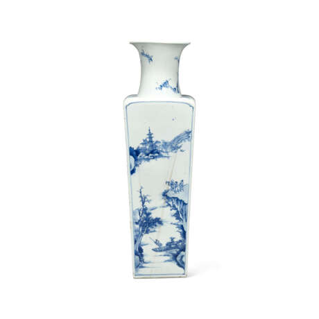 A BLUE AND WHITE SQUARE-SECTION ‘ODE TO THE RED CLIFF’ VASE - photo 3