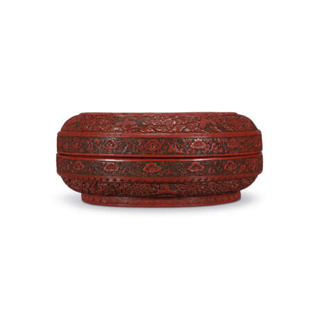 A CARVED POLYCHROME LACQUER `LONGEVITY` BOX AND COVER - photo 2