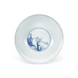 A FINE AND RARE BLUE AND WHITE ‘LANDSCAPE’ BOWL - фото 4