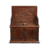 A RARE HUANGHUALI DRESSING CASE WITH MIRROR STAND - фото 2
