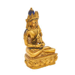 Buddha Amitayus. Feuervergoldete Bronze SINOTIBETISCH, 20. Jahrhundert.