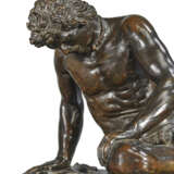 A PATINATED-BRONZE FIGURE OF THE DYING GAUL - фото 5