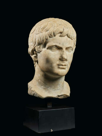 A MONUMENTAL ROMAN MARBLE PORTRAIT HEAD OF THE EMPEROR AUGUSTUS - photo 3