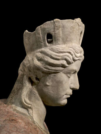 A ROMAN MARBLE HEAD OF CYBELE OR TYCHE - фото 6
