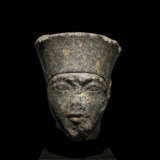 AN EGYPTIAN GRANODIORITE HEAD OF AMUN - фото 1