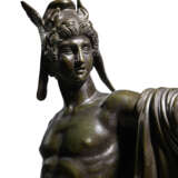 A Bronze Figure of Perseus Holding the Severed Head of Medusa - Foto 6