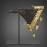 AN IMPORTANT ROMAN IRON, BRASS AND COPPER HELMET FOR JULIUS MANSUETUS, together with A DOLABRA - photo 17