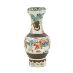 Famille Verte-Vase. CHINA, um 1900.