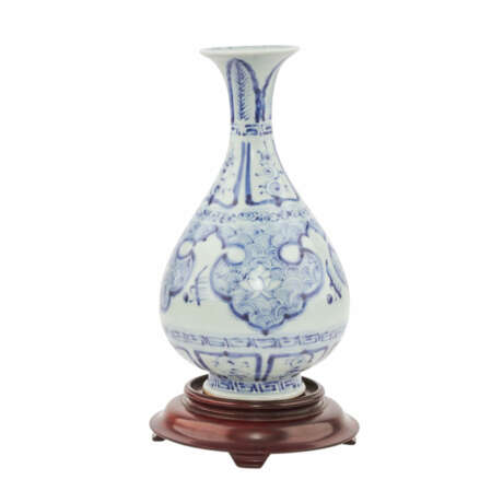 Blau-weisse Vase. CHINA, um 1900 - Foto 1