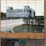 Javacev, Christo (1935 Gebrowo/ Bulgarien-2020 New York) "Wrapped Reichstag", Multiple, sign. u.r. und dat. 1994, 27,5x21,5 cm, hinter Glas und Rahmen - photo 1