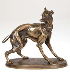 Bronze-Figur &amp;quot;Windhund&amp;quot;, unsigniert, auf ovaler, ornamental reliefierter Plinthe, H. 14,5 cm