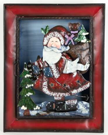 Wanddekoration "Weihnachtsmann auf Ski", Metall, farbig gefasst, kastenförmig, durchbrochen gearbeitete Front, für 2 Kerzen, Gebrauchspuren, 54x42,5x8 cm cm - photo 1